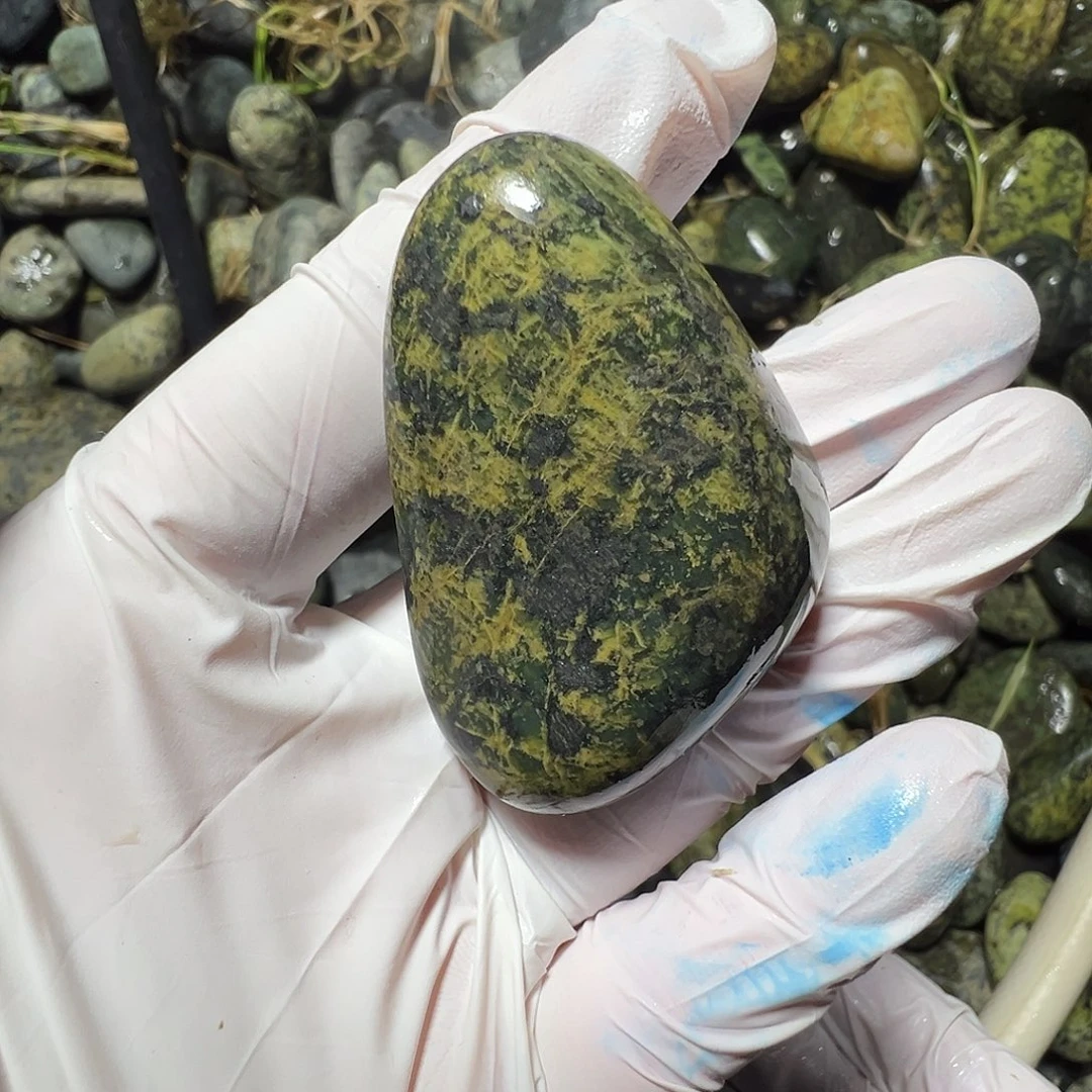 蛇纹石玉合金珠宝奇石陳*