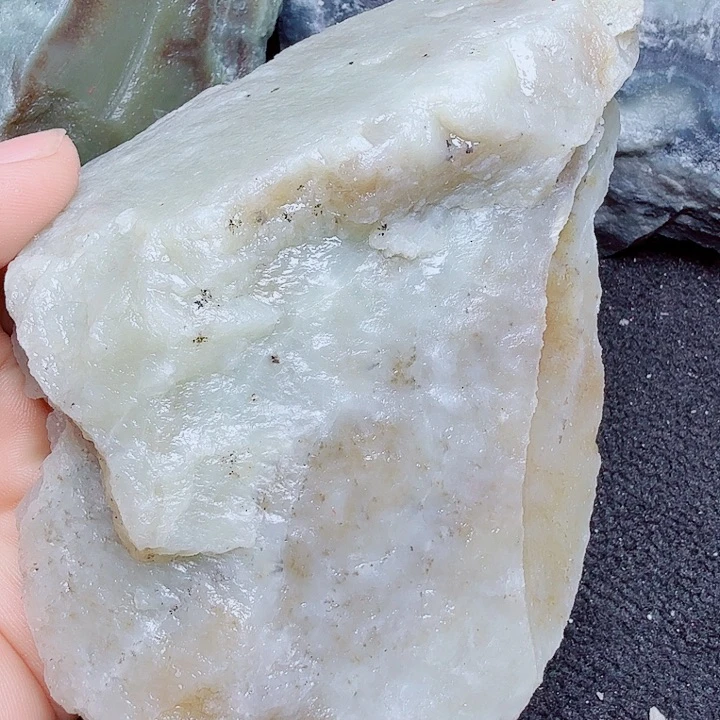 未镶嵌和田玉（糖玉）珠宝半成品