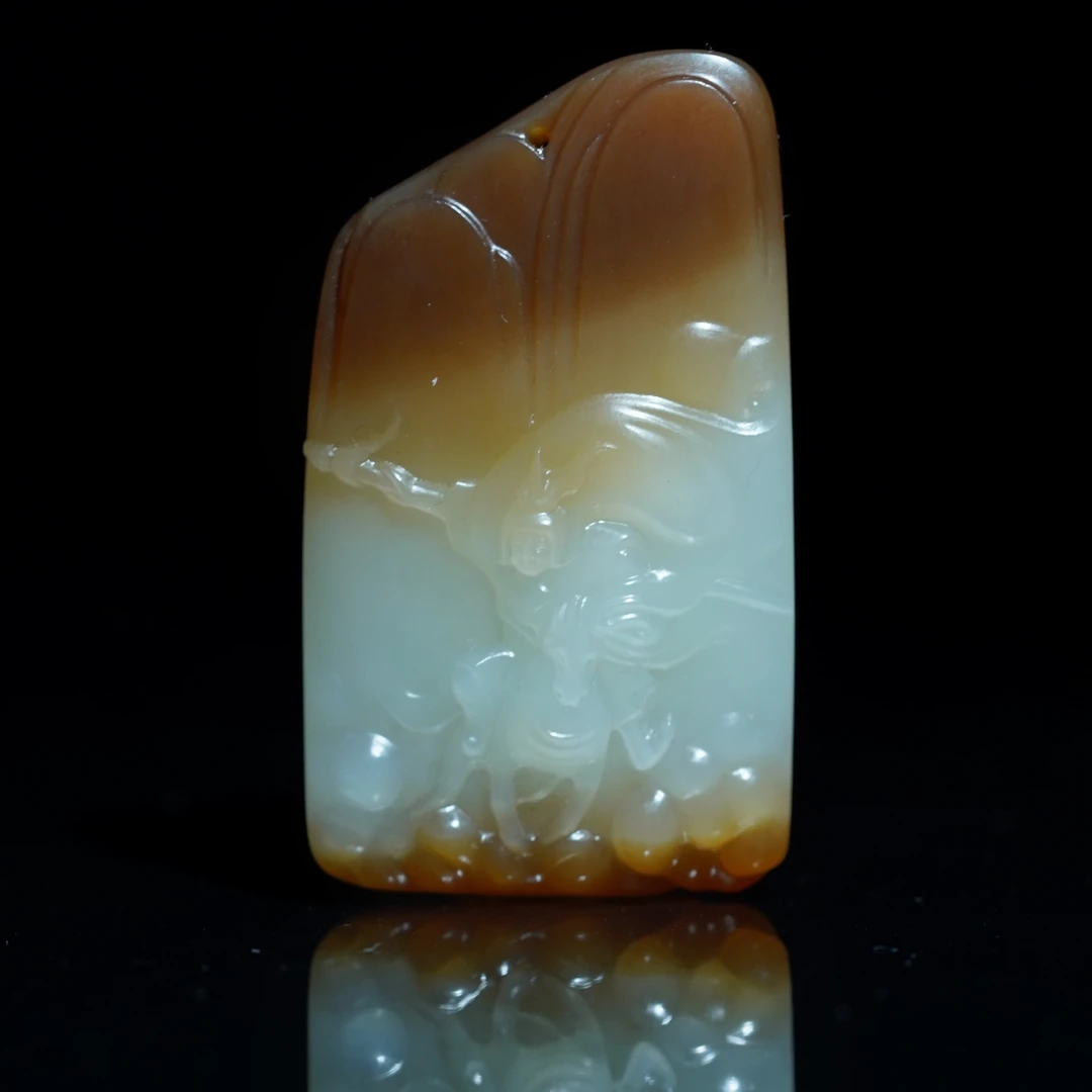 天然新疆和田玉且末金山糖白俏色赵子龙 苏工精雕时尚气质吊坠