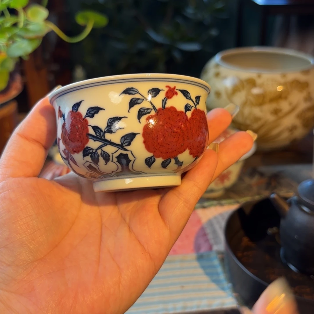 青花釉里红花花杯