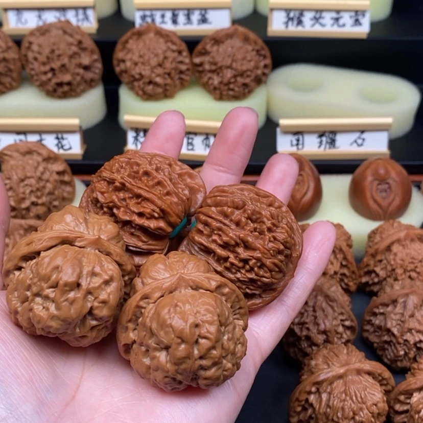 【闪购商品】文玩核桃吊坠一****年蛤蟆四座楼