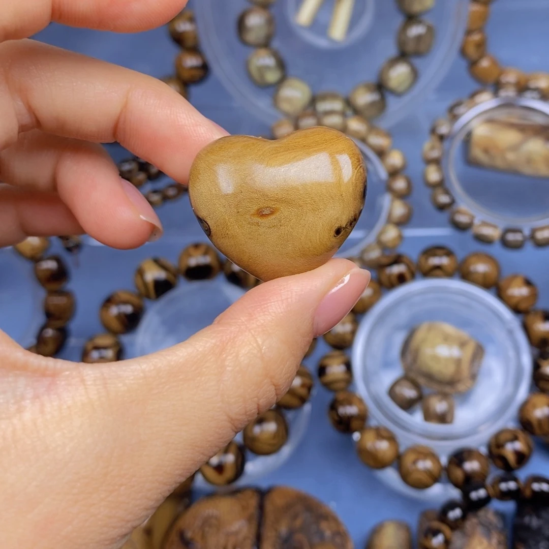 贝壳手串/手链@****～血柳爱心吊坠