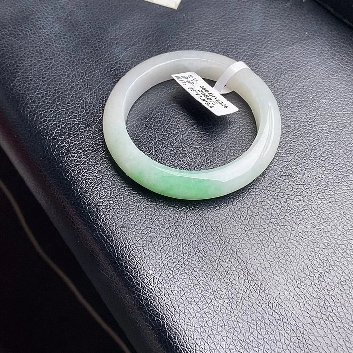 未镶嵌手镯翡翠56圈口