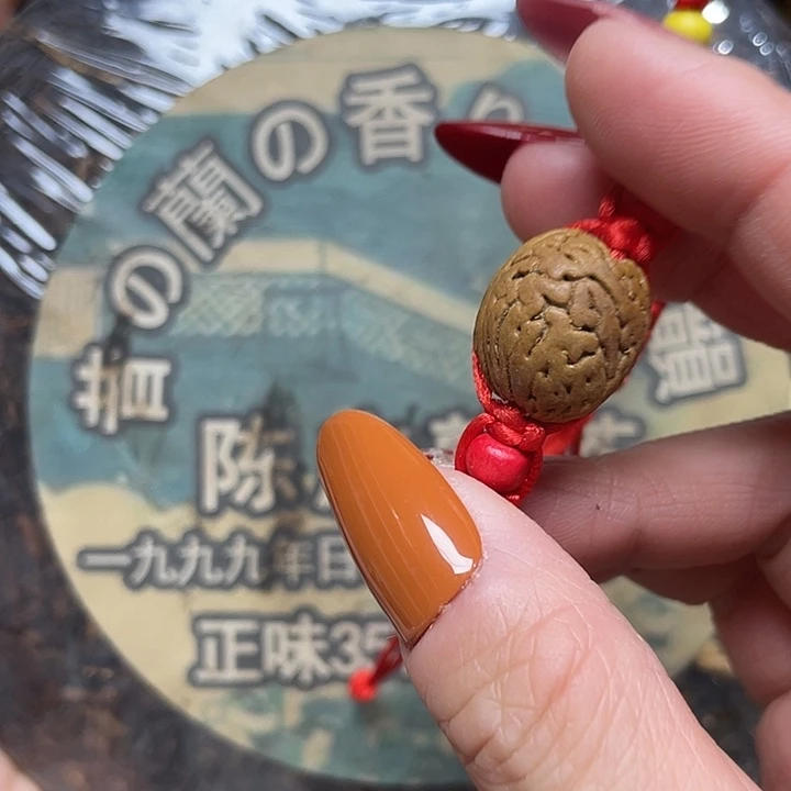 吊坠橄榄核小桃核，小桃核，转转链接……