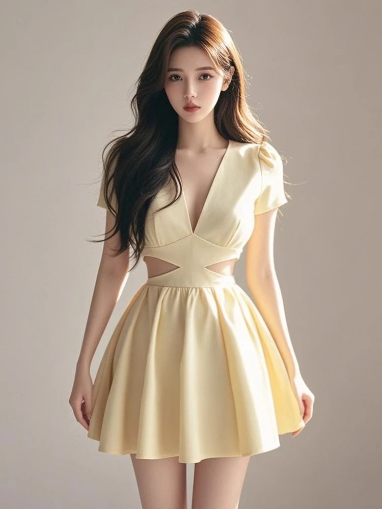 【KEKE】2025法式V领短袖连衣裙女夏季设计感小众黄色露腰A字短裙子