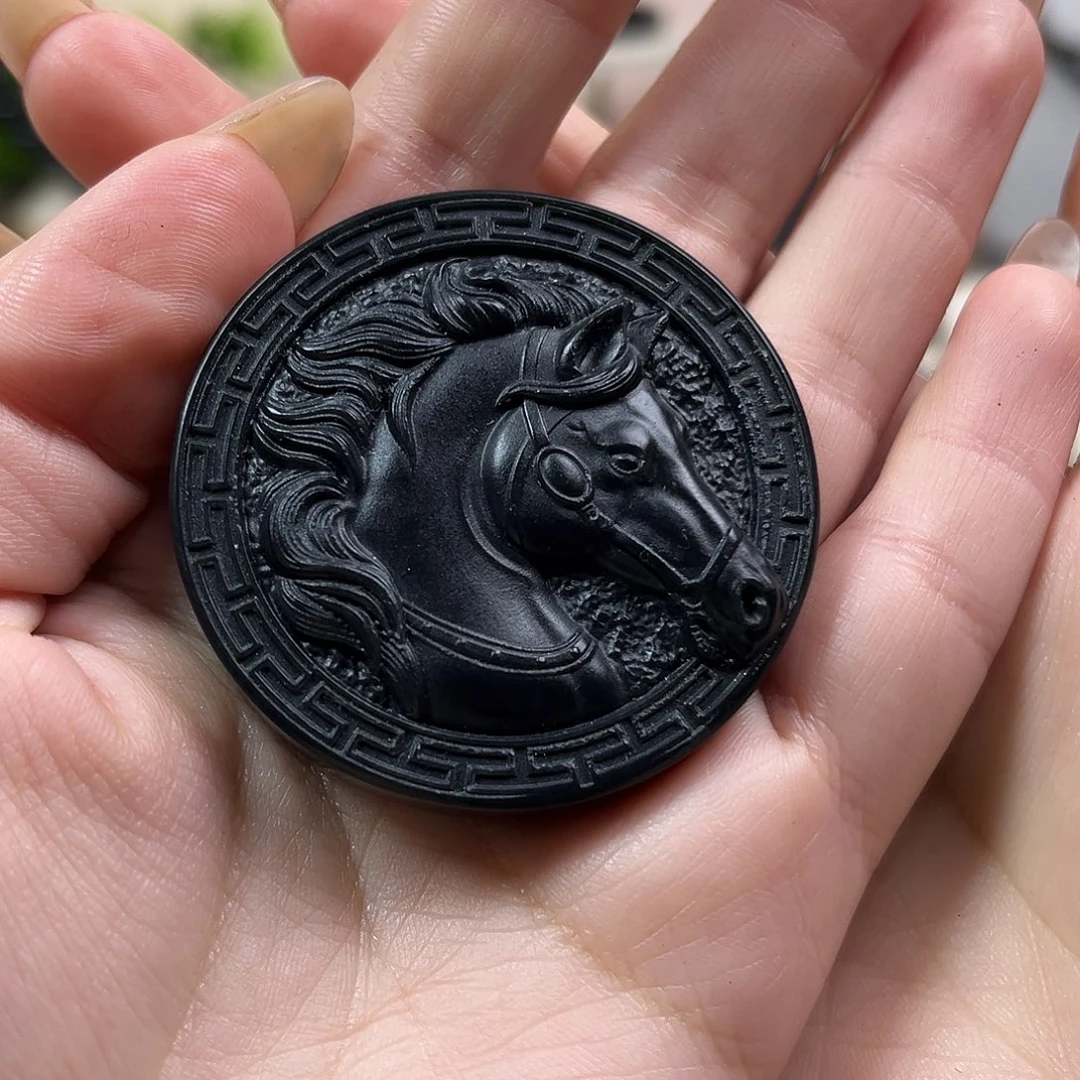 和田玉（墨玉）未镶嵌颈饰马牌高细