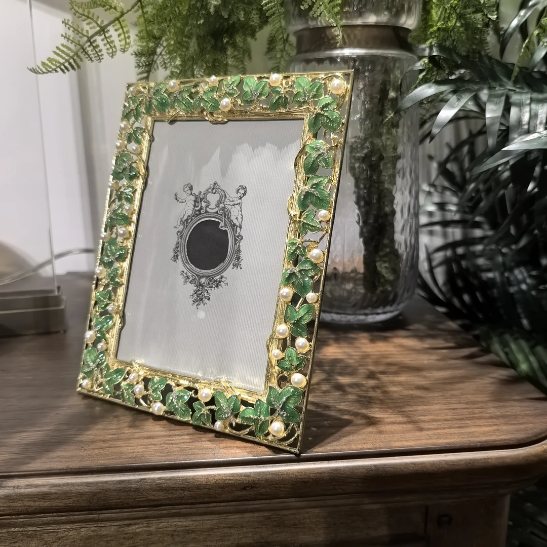 H125 镶嵌玻璃珍珠奢华个性摆台相框7寸金属轻奢相框（卡纸随机）