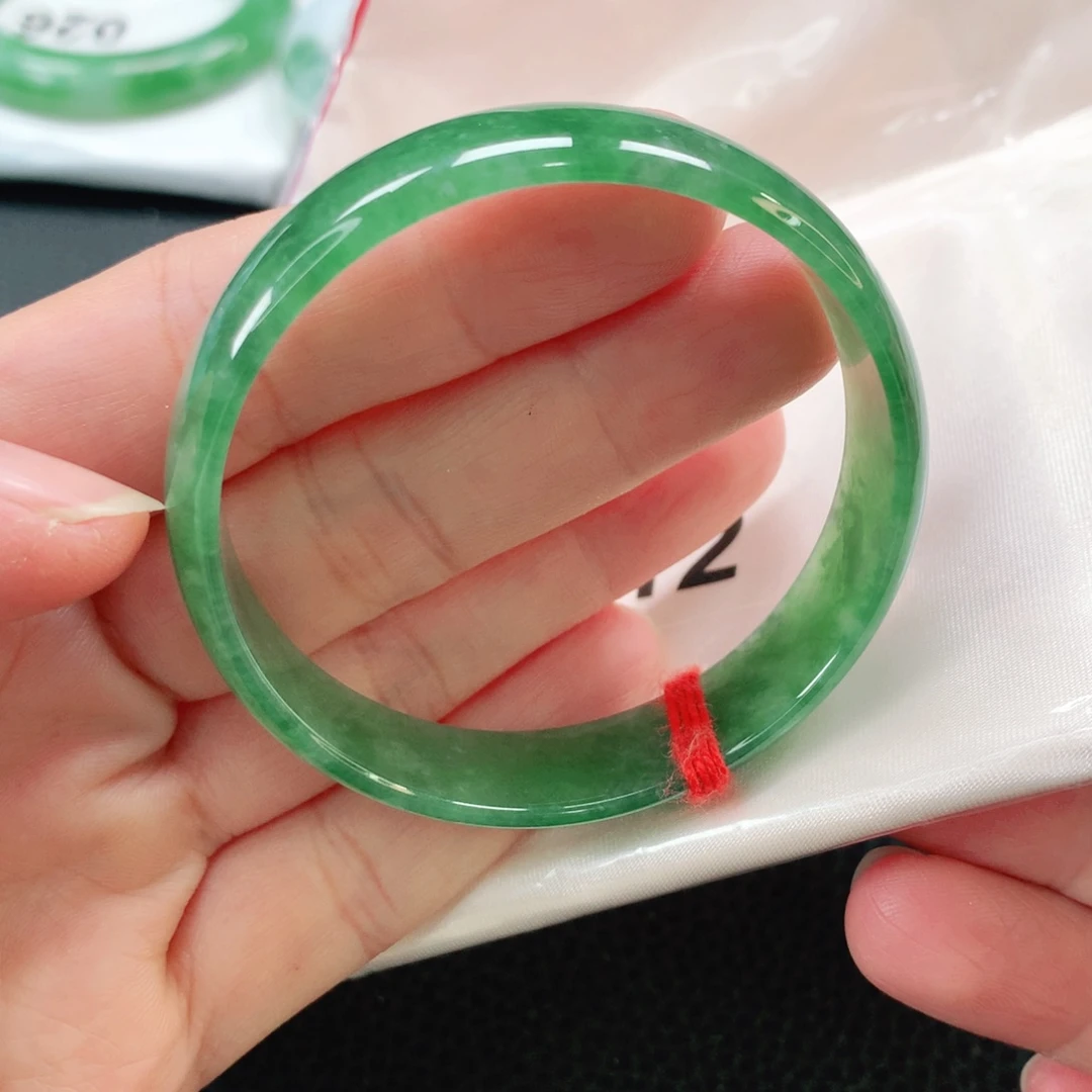 未镶嵌手镯翡翠52.6公主镯