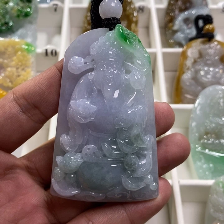 颈饰未镶嵌翡翠财神