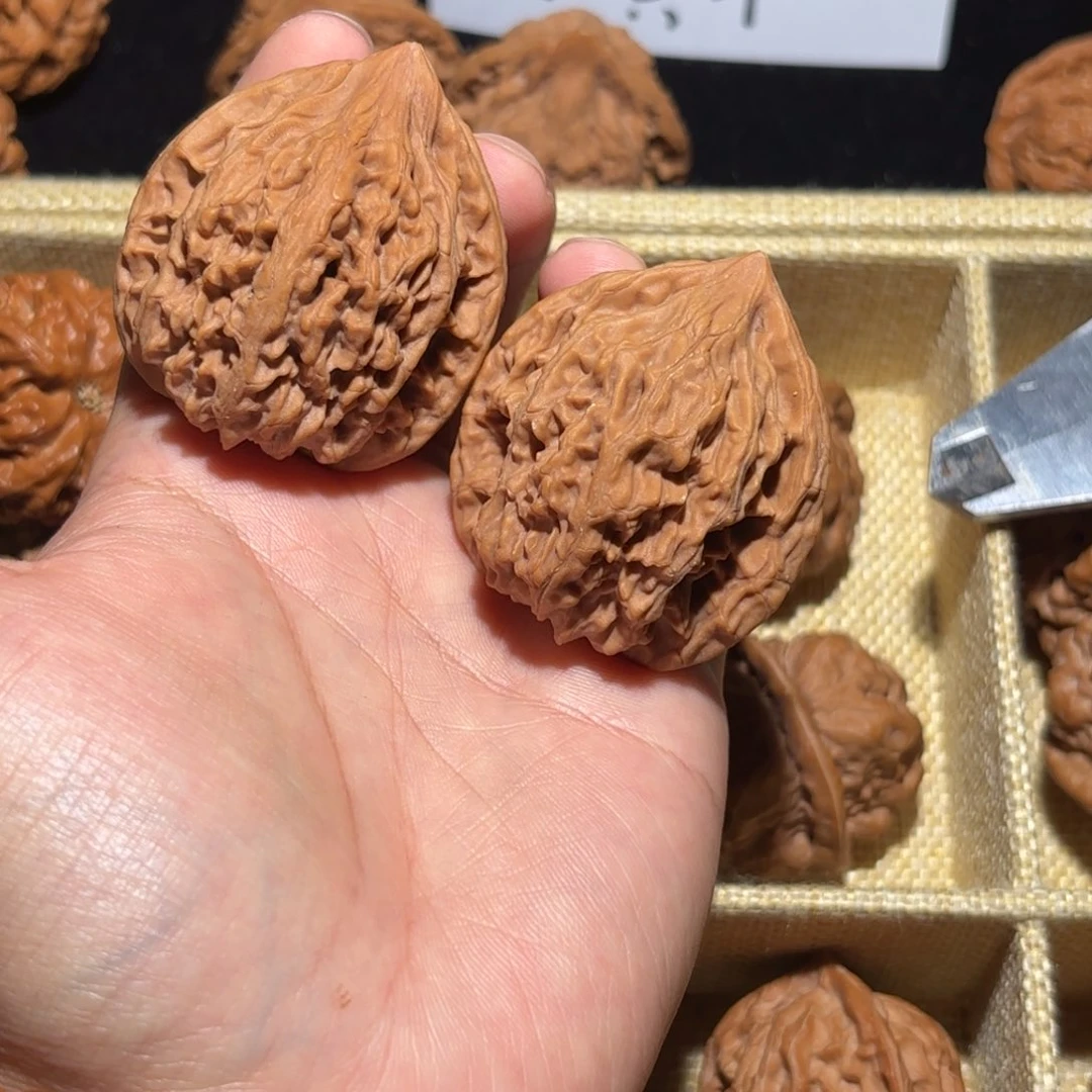 B***f吊坠文玩核桃鸡心