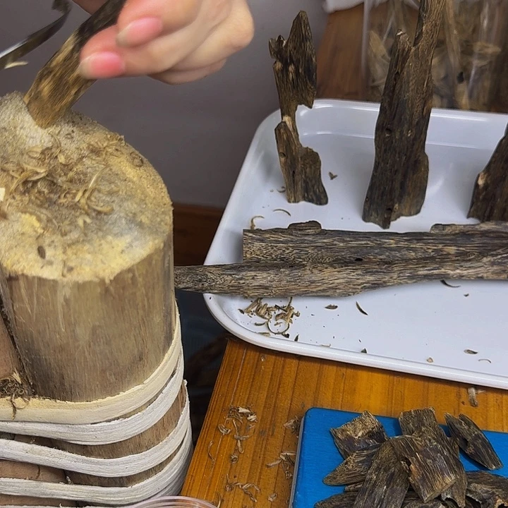沉香碎屑沉香木30 克