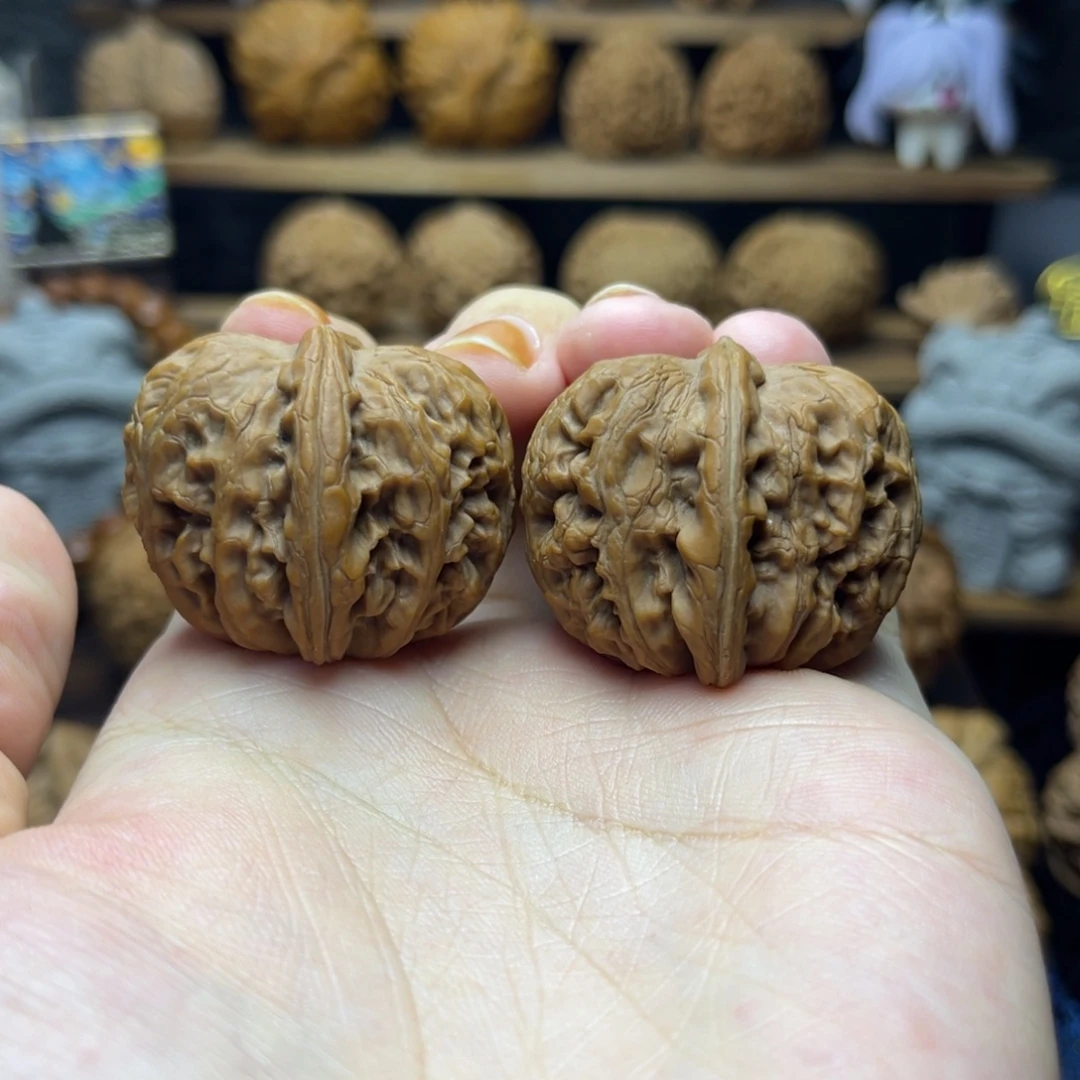 文玩核桃吊坠37尺元宝