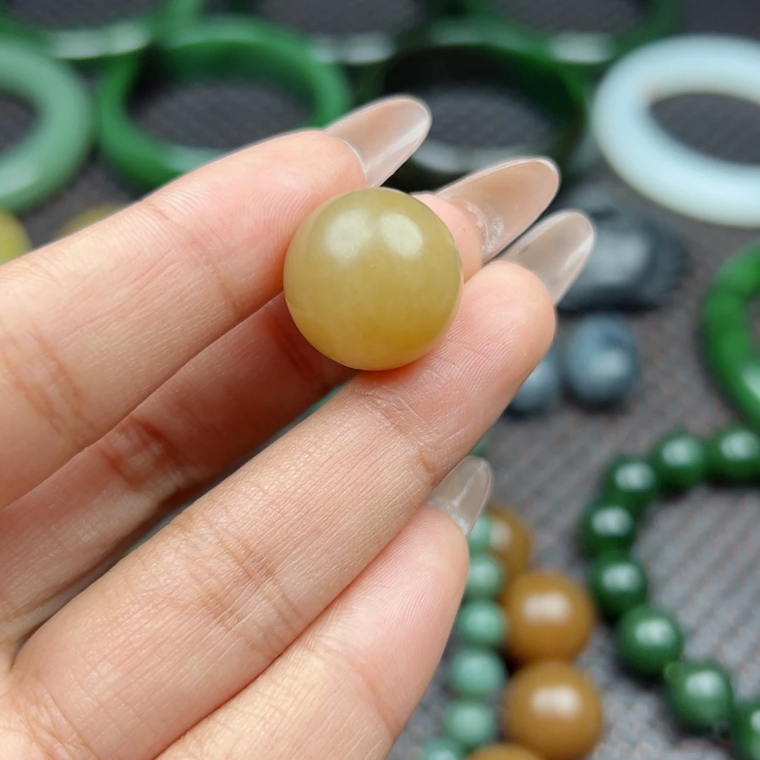 和田玉吊坠未镶嵌