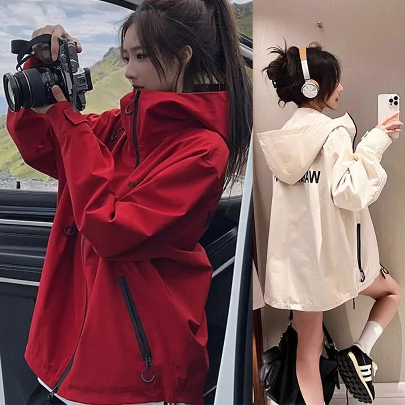 宽松休闲甜酷红色连帽冲锋衣女春秋季新款设计感运动长袖外套上衣