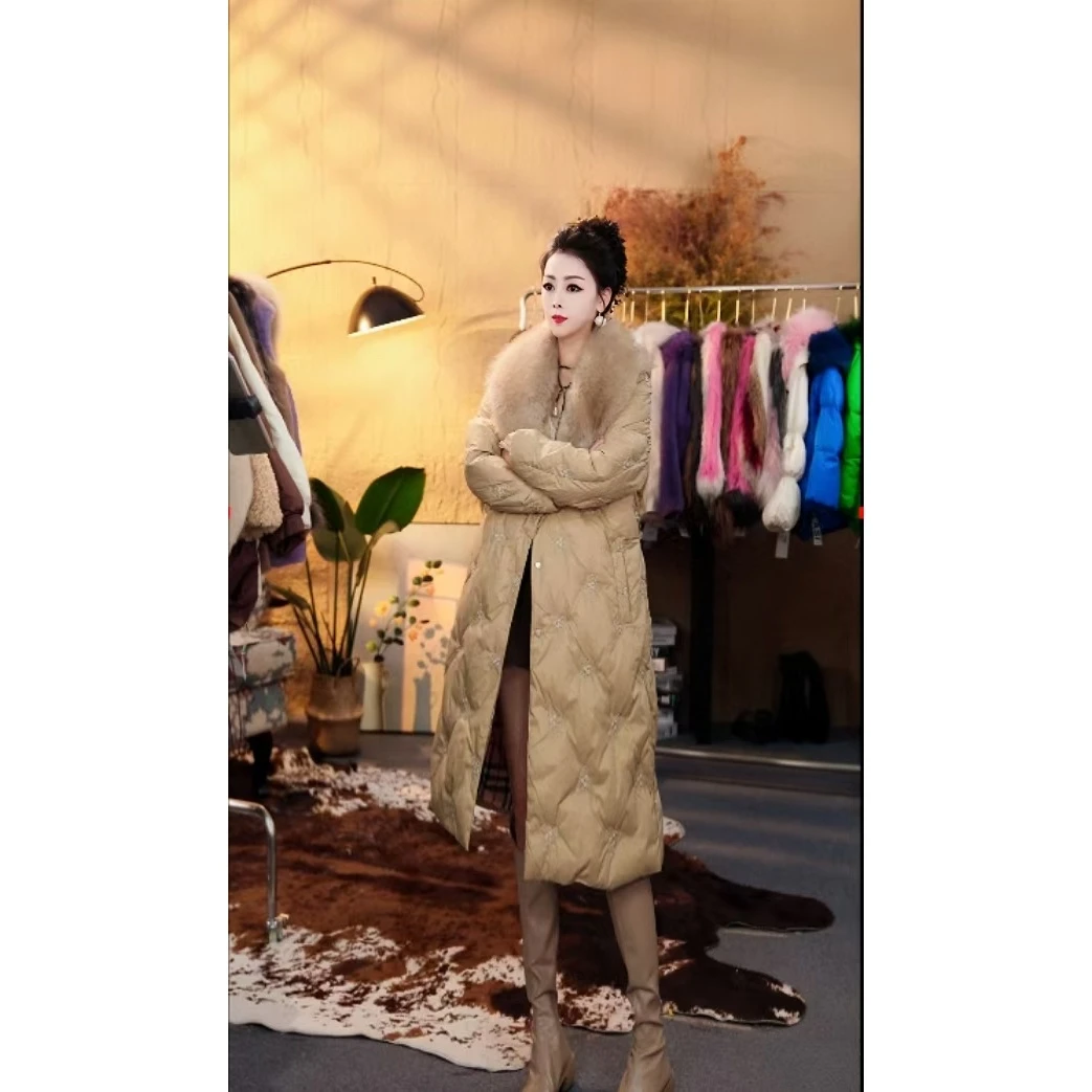 2025杏色爆款毛毛羽绒洋气网红短款大毛领高端通勤旅游时髦款外套