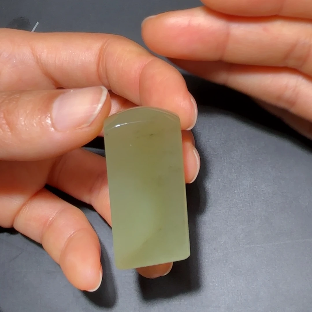 和田玉未镶嵌车挂