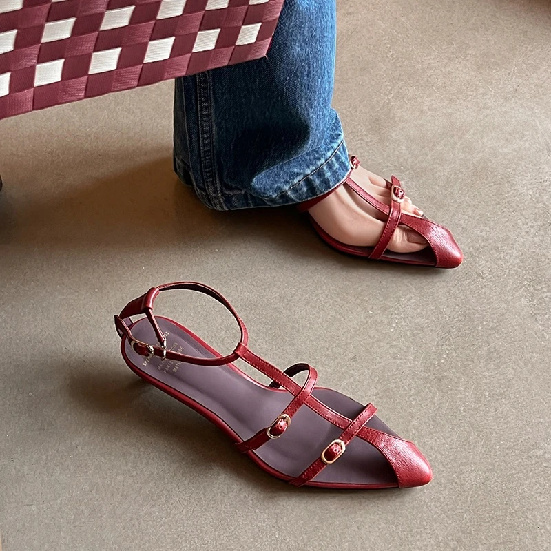 时装凉鞋女夏气质时尚外穿一字式扣带百搭2025新款尖头细跟罗马鞋