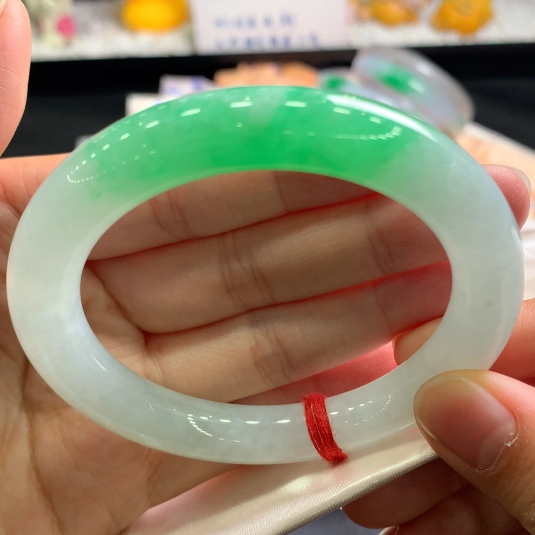 翡翠未镶嵌手镯8号白底青圆条