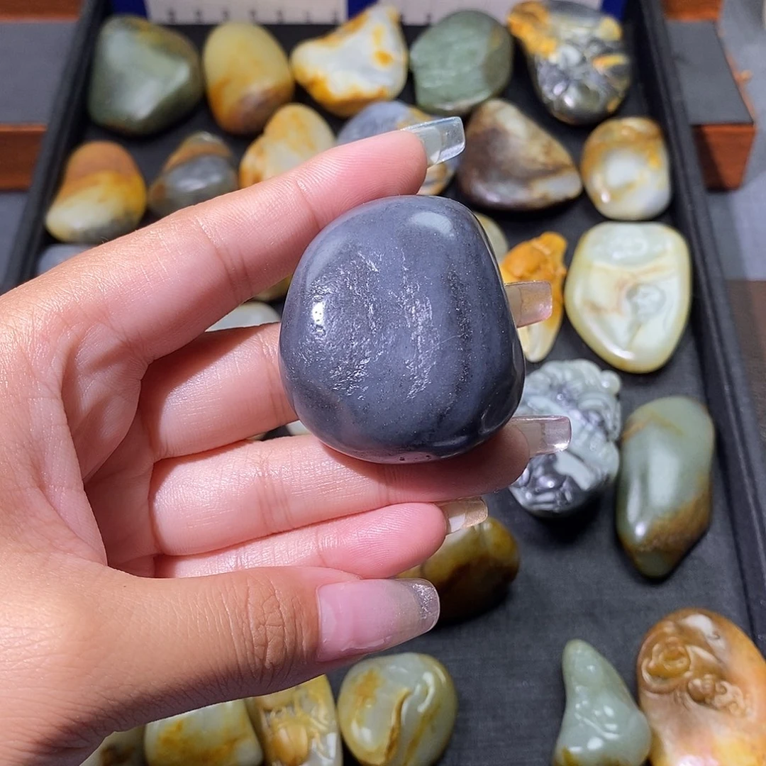 光***虫和田玉未镶嵌颈饰