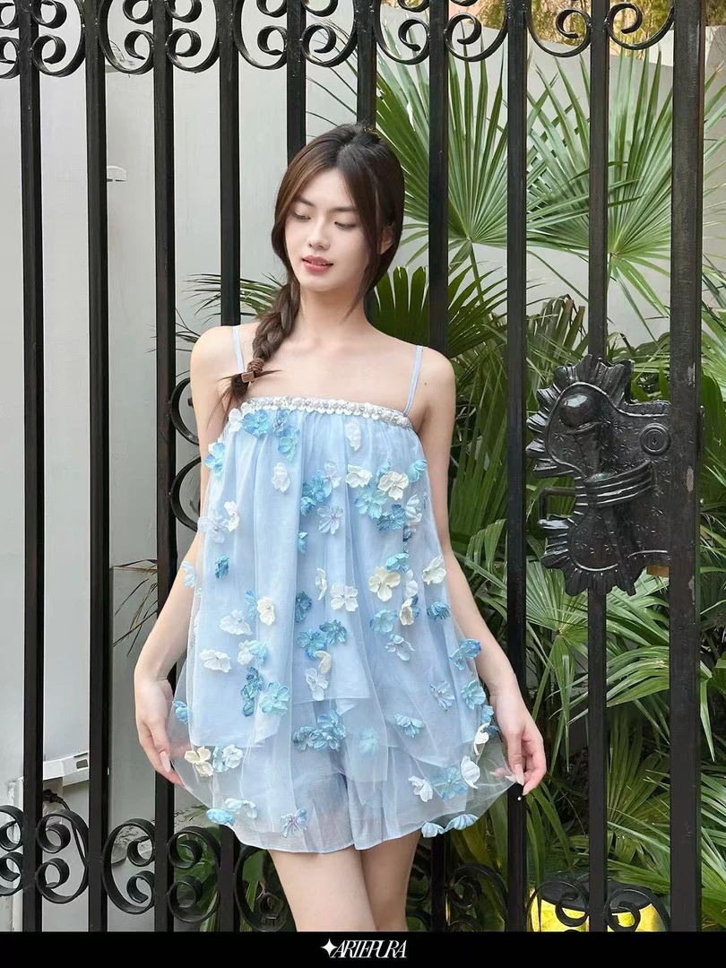 ARTE PURA设计师品牌 25夏 蓝色立体花亮片吊带小上衣