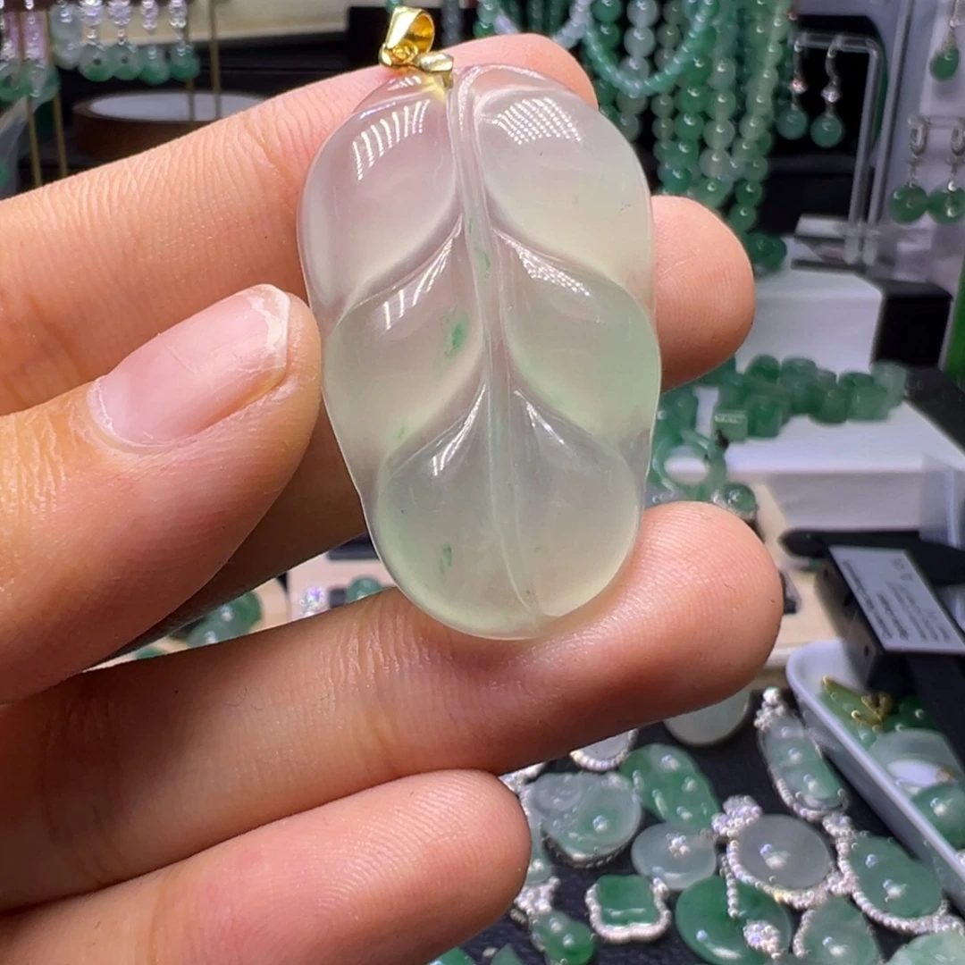 石英质玉未镶嵌颈饰