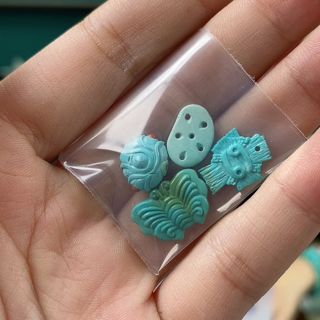 绿松石未镶嵌珠宝奇石