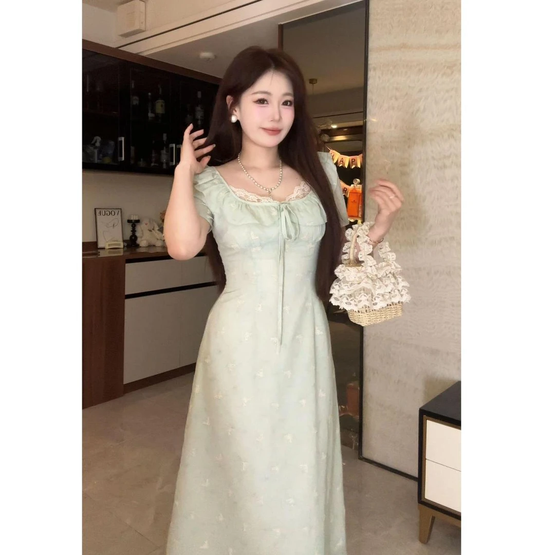 微胖mm法式温柔蕾丝拼接绣花连衣裙女夏季显瘦收腰裙子长裙显瘦