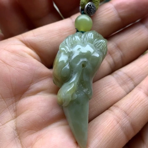 【闪购商品】透闪石质玉未镶嵌把件
