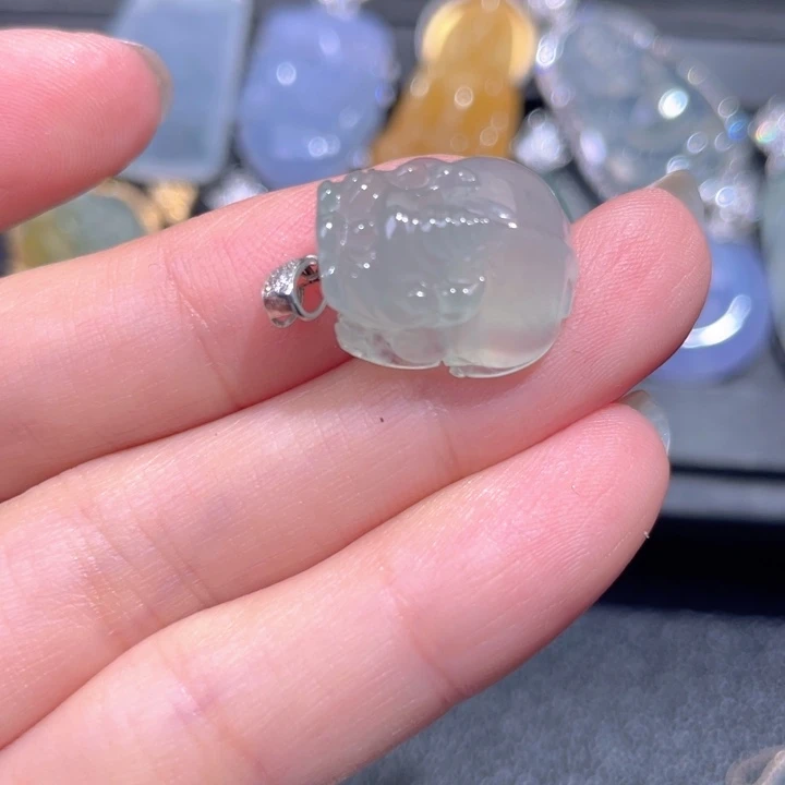 颈饰18K金镶嵌翡翠翡翠