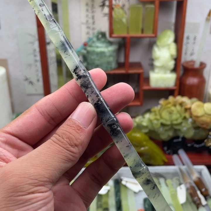 岫玉未镶嵌四大名玉毛笔