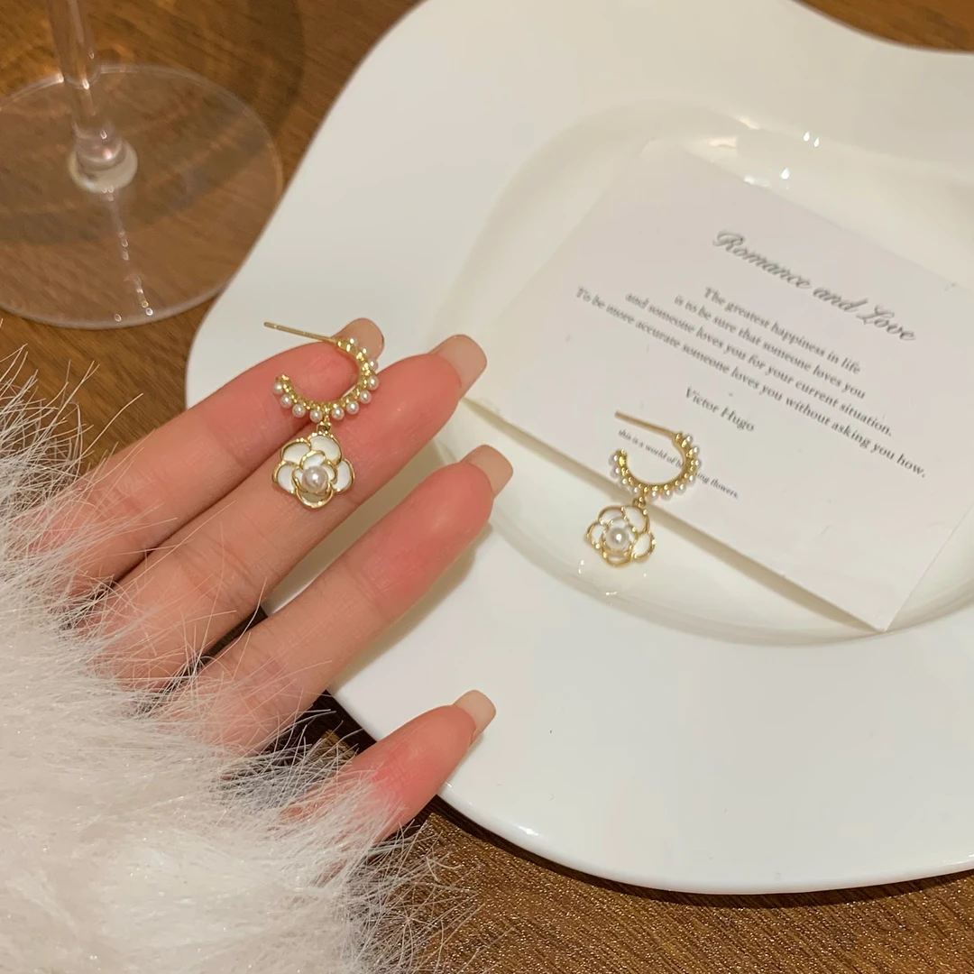 铜合金耳饰 AL1960 法式复古轻奢高级感山茶花耳环女小众圈圈耳饰