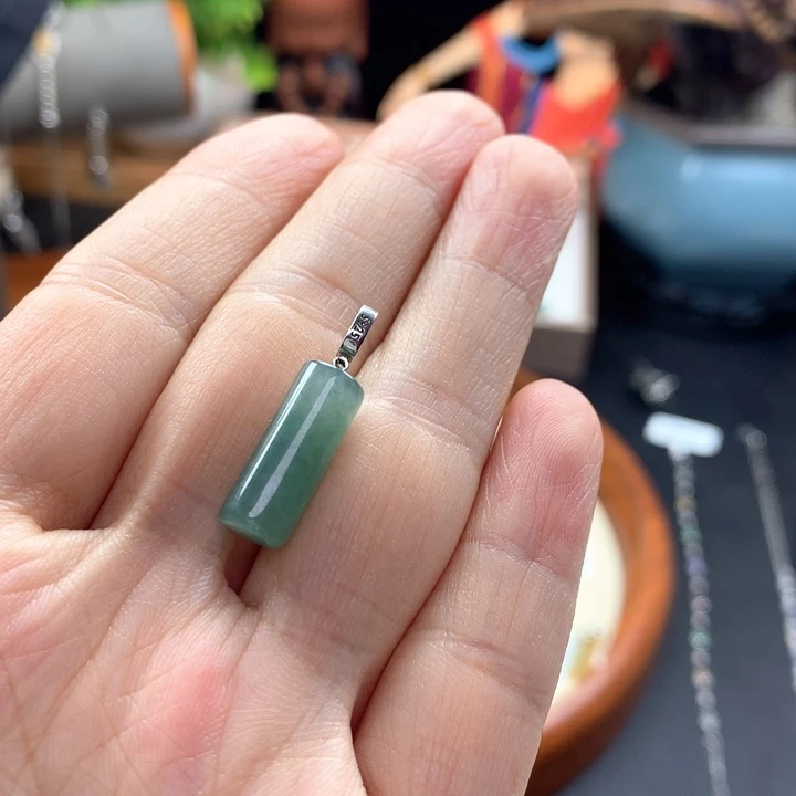 颈饰银S925镶嵌翡翠