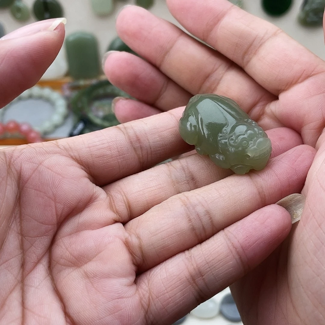 和田玉未镶嵌吊坠(不含链)