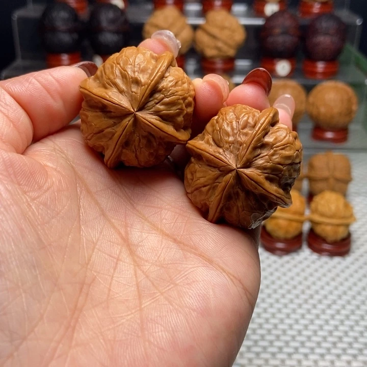 把件文玩核桃14金龙抱玺