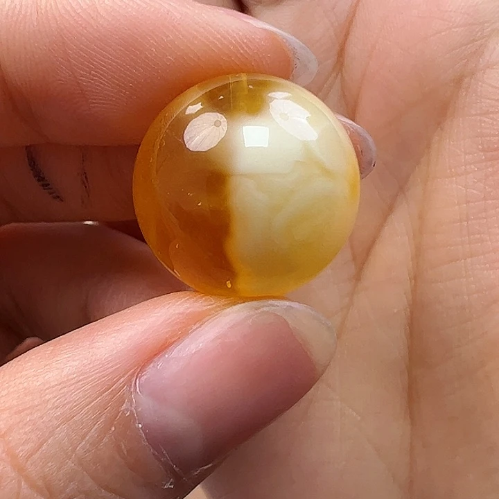 蜜蜡未镶嵌珠宝奇石