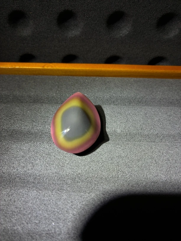 纯天然盐源七彩玉彩虹随型吊坠