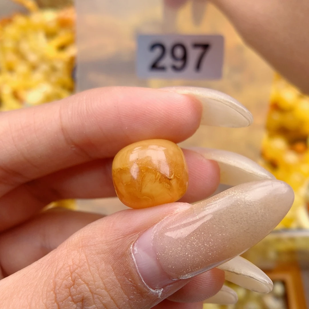 琥珀未镶嵌珠宝奇石14