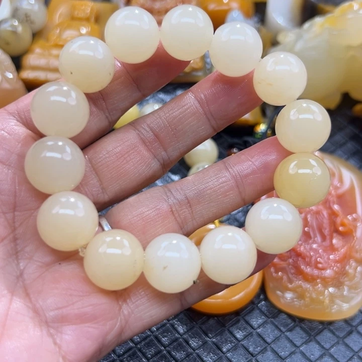 石英质玉（黄龙玉）颈饰未镶嵌