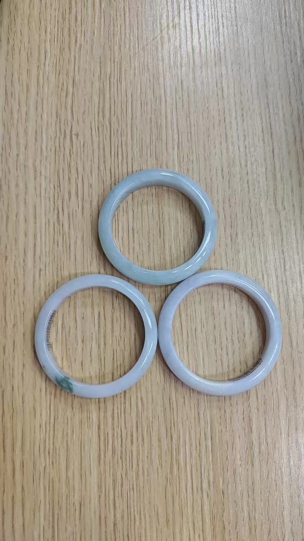 精品翡翠手镯（多样发其一）