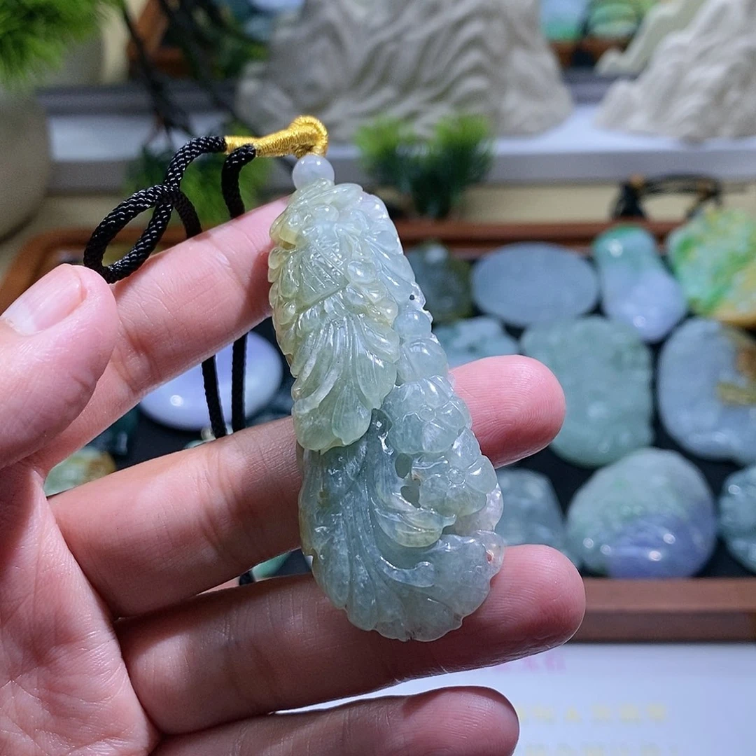 【闪购商品】翡翠颈饰未镶嵌我****奶凤凰