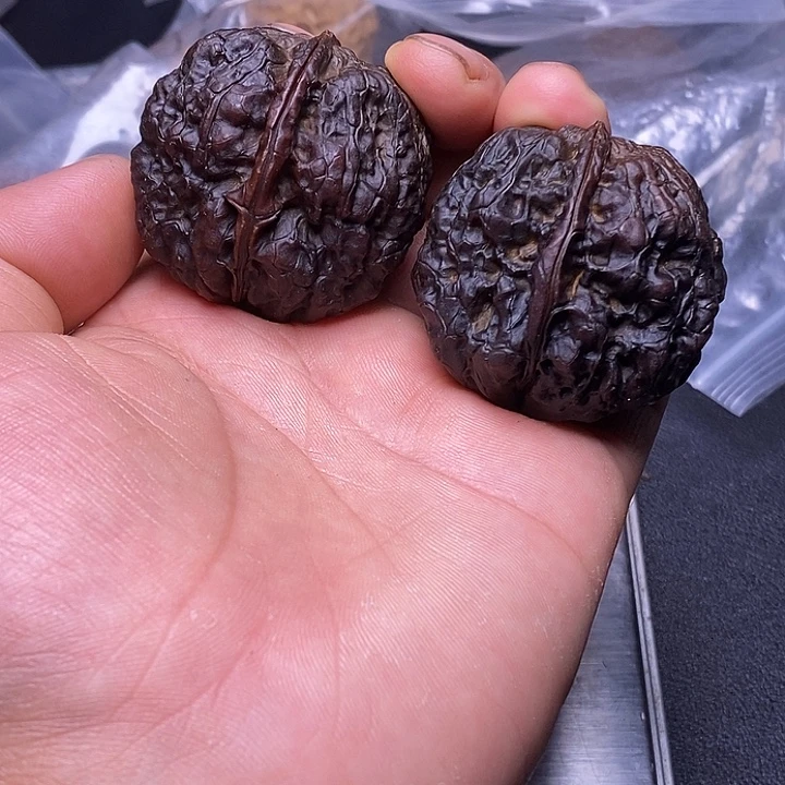文玩核桃吊坠云南铁核桃直播19