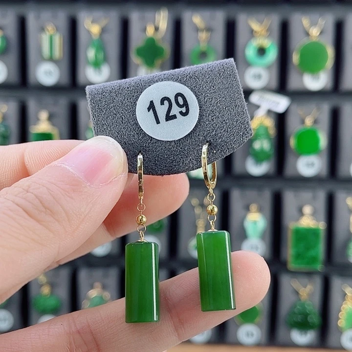 18K金镶嵌和田玉耳饰