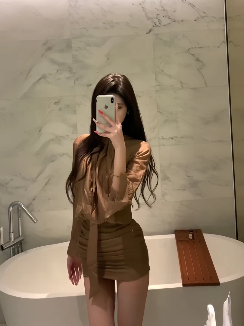 法式知性高智感高领褶皱褶皱衬衫连衣裙女秋季新款高腰绑带包臀裙