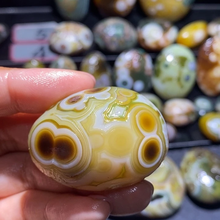 玛瑙/玉髓未镶嵌珠宝半成品139