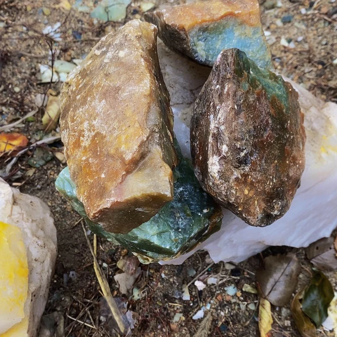 未镶嵌岫玉珠宝奇石蓝*