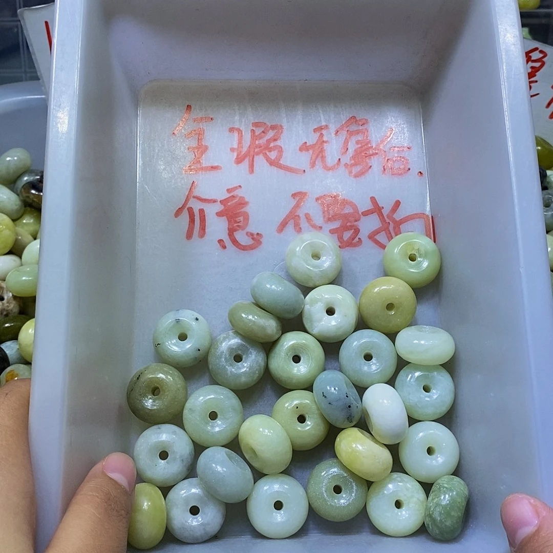 合金蛇纹石玉颈饰42