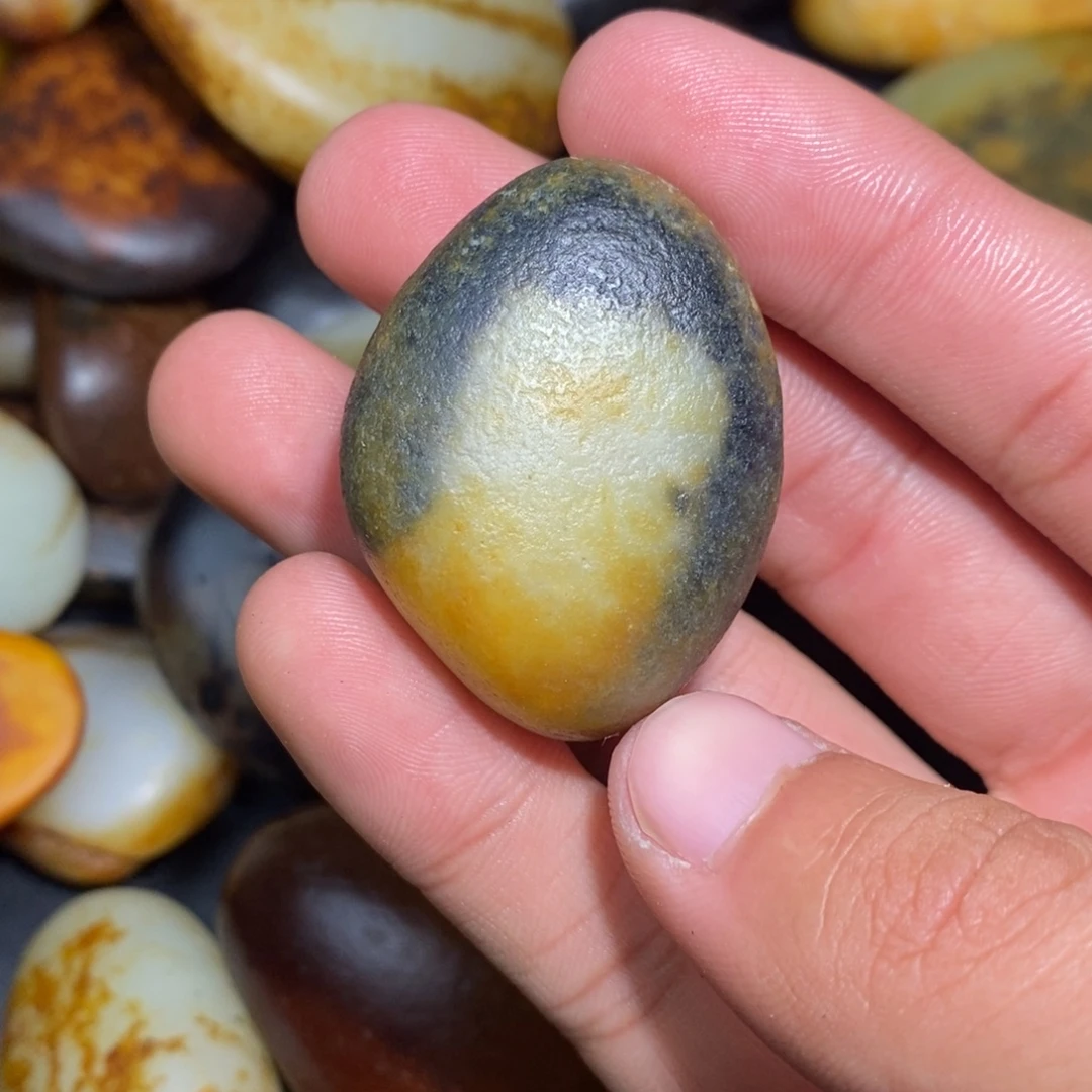 和田玉未镶嵌珠宝奇石