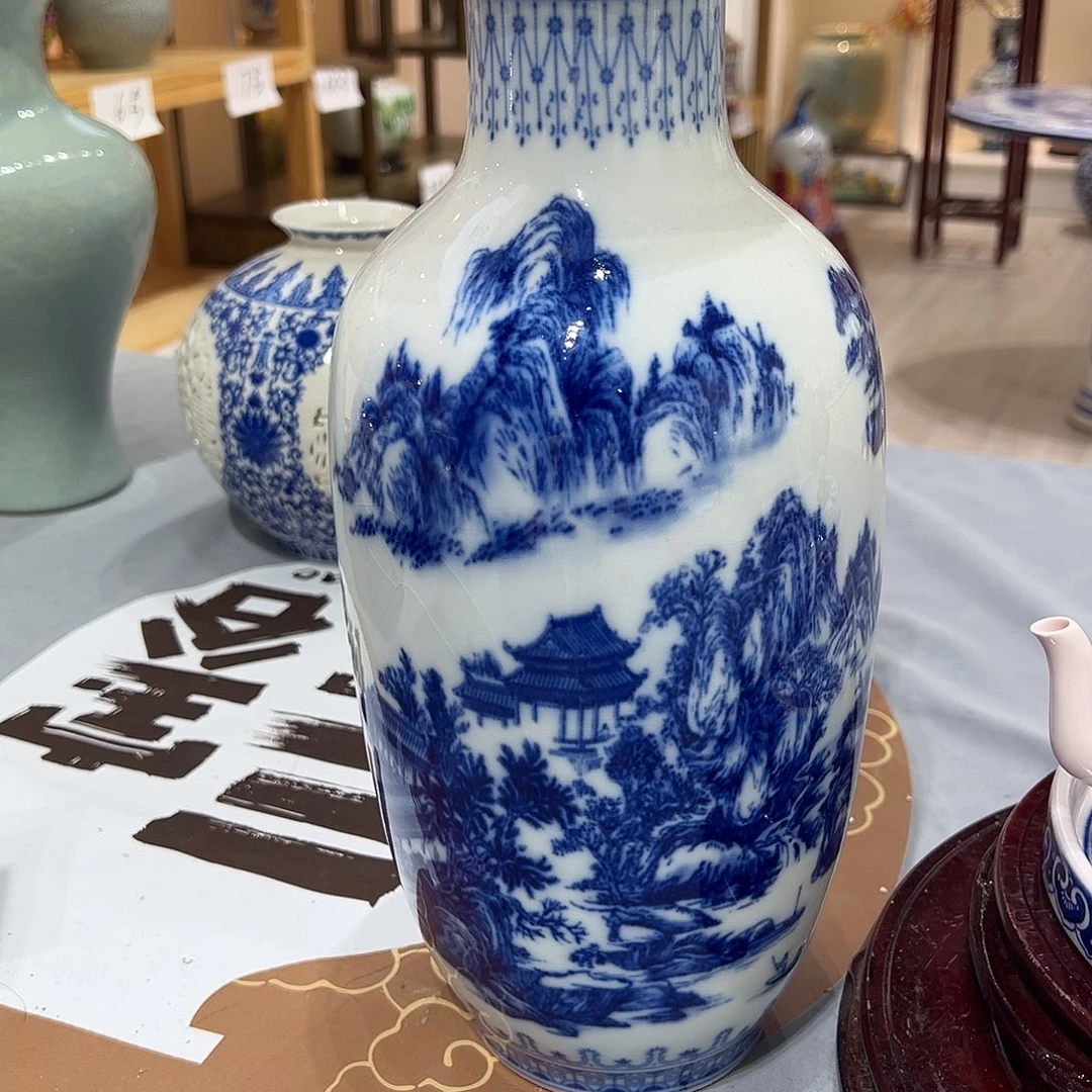 敏****陶摆件两个35.5cm青花山水冬瓜瓶