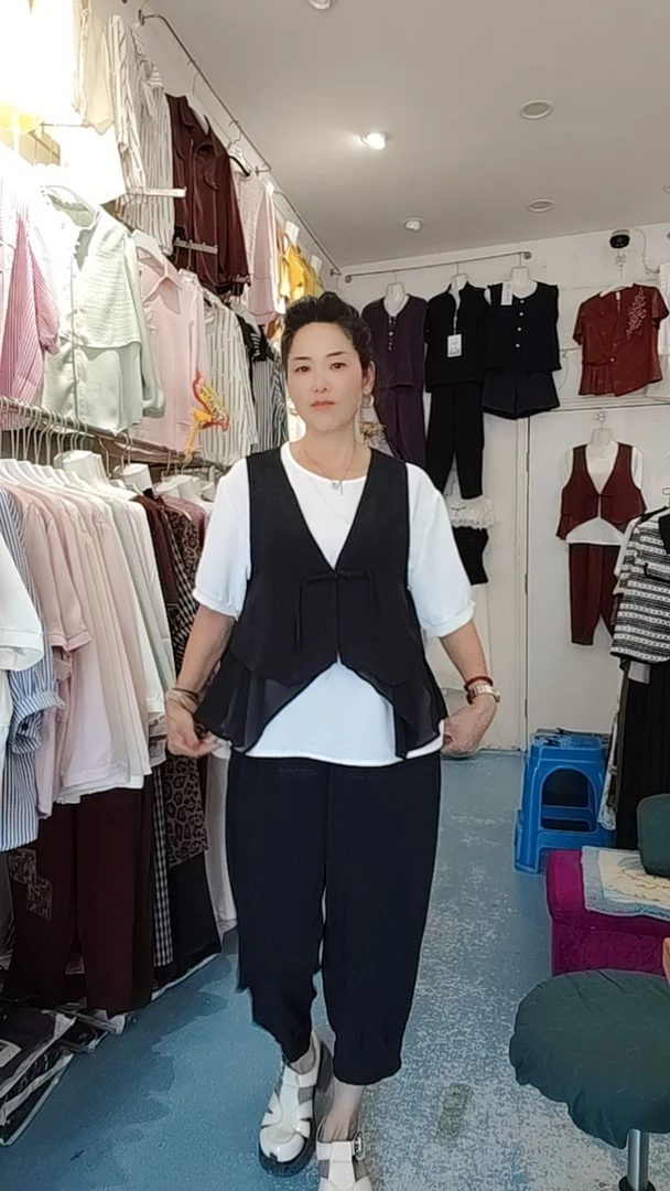 新款女士圆领短袖坎肩复古盘扣显瘦休闲套装