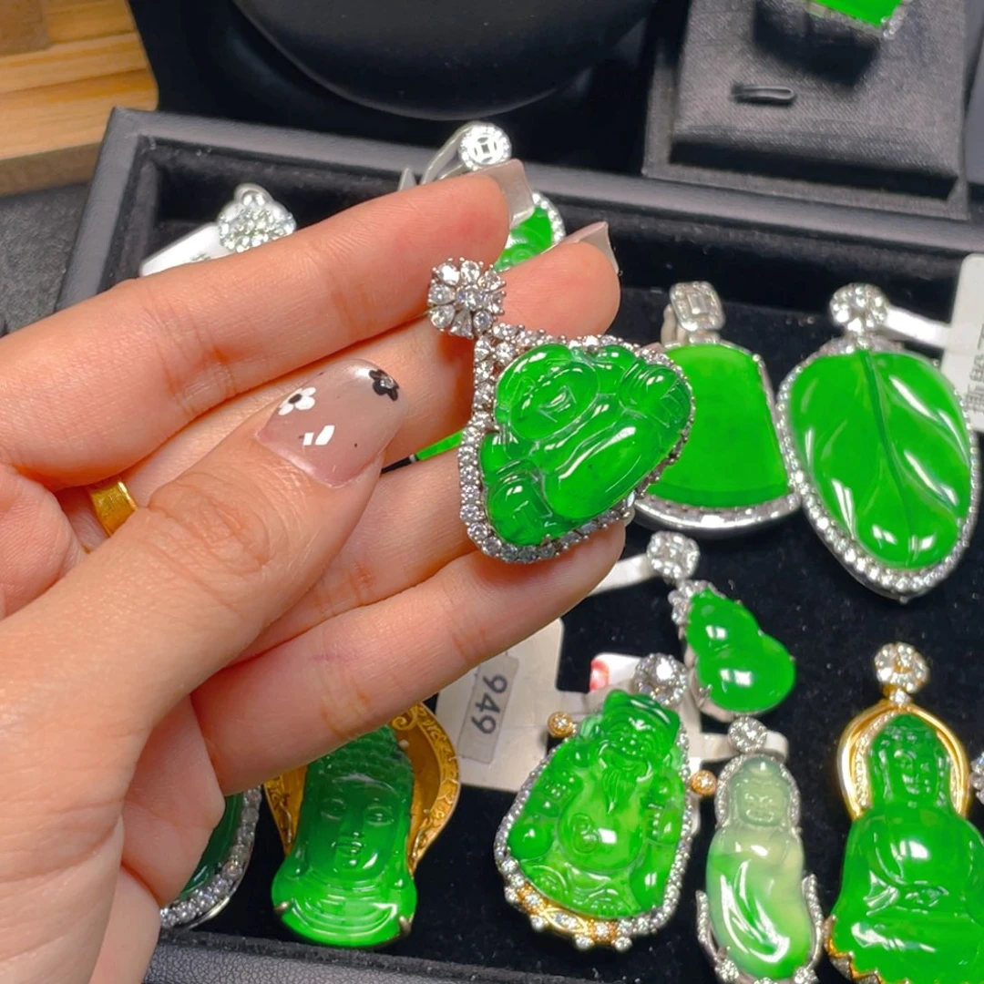 翡翠未镶嵌吊坠(不含链)